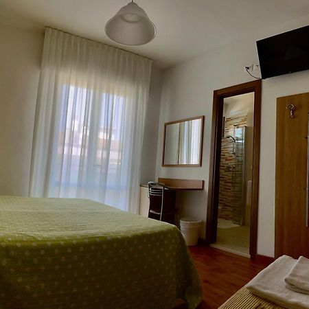 Hotel Galles جيسولو المظهر الخارجي الصورة