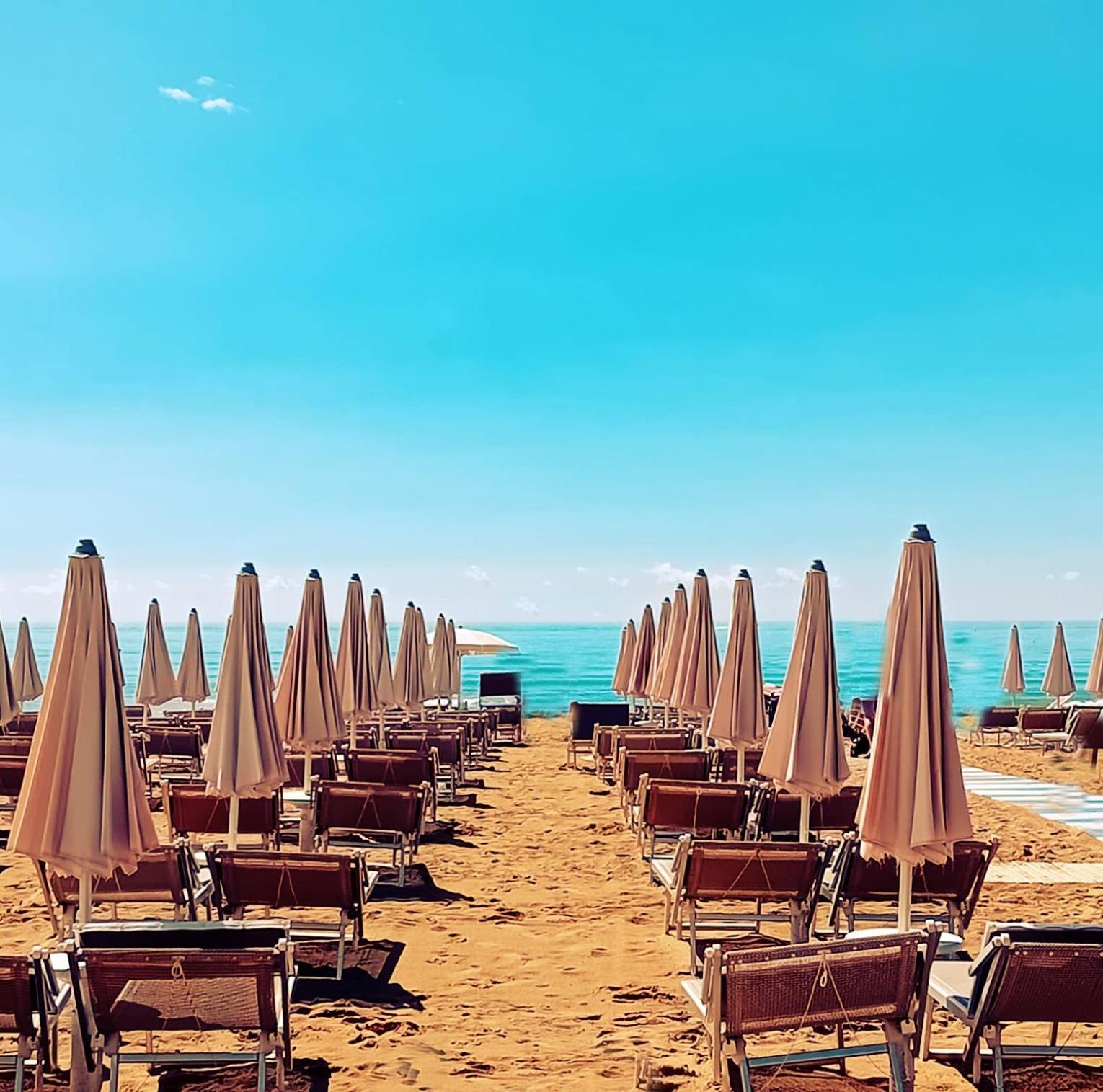 Hotel Galles جيسولو المظهر الخارجي الصورة
