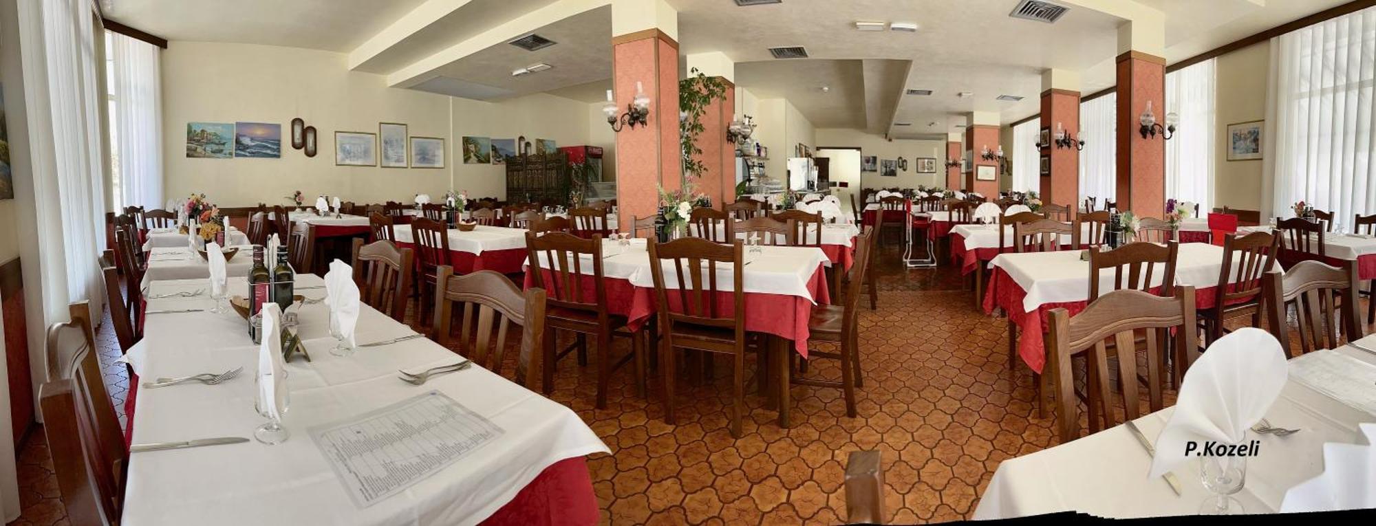 Hotel Galles جيسولو المظهر الخارجي الصورة