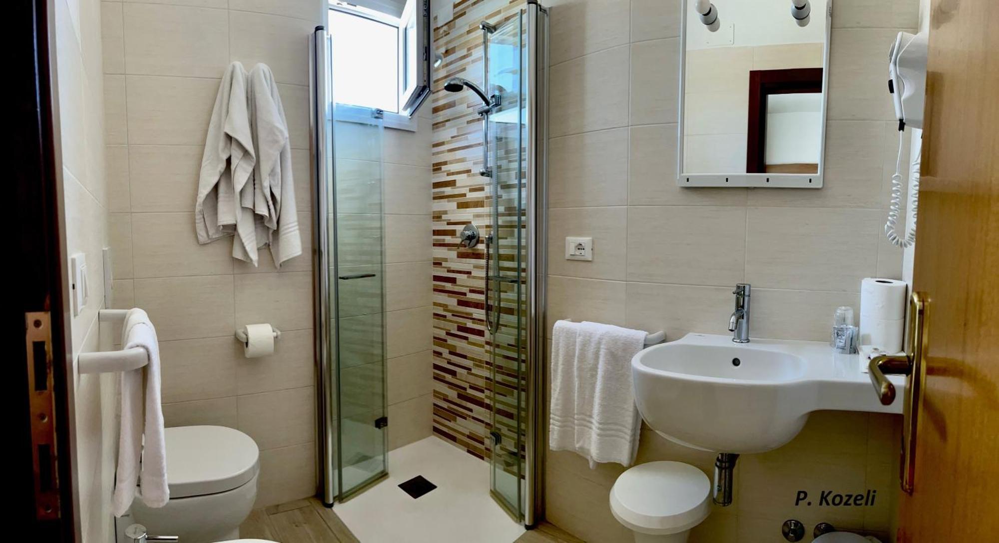 Hotel Galles جيسولو المظهر الخارجي الصورة
