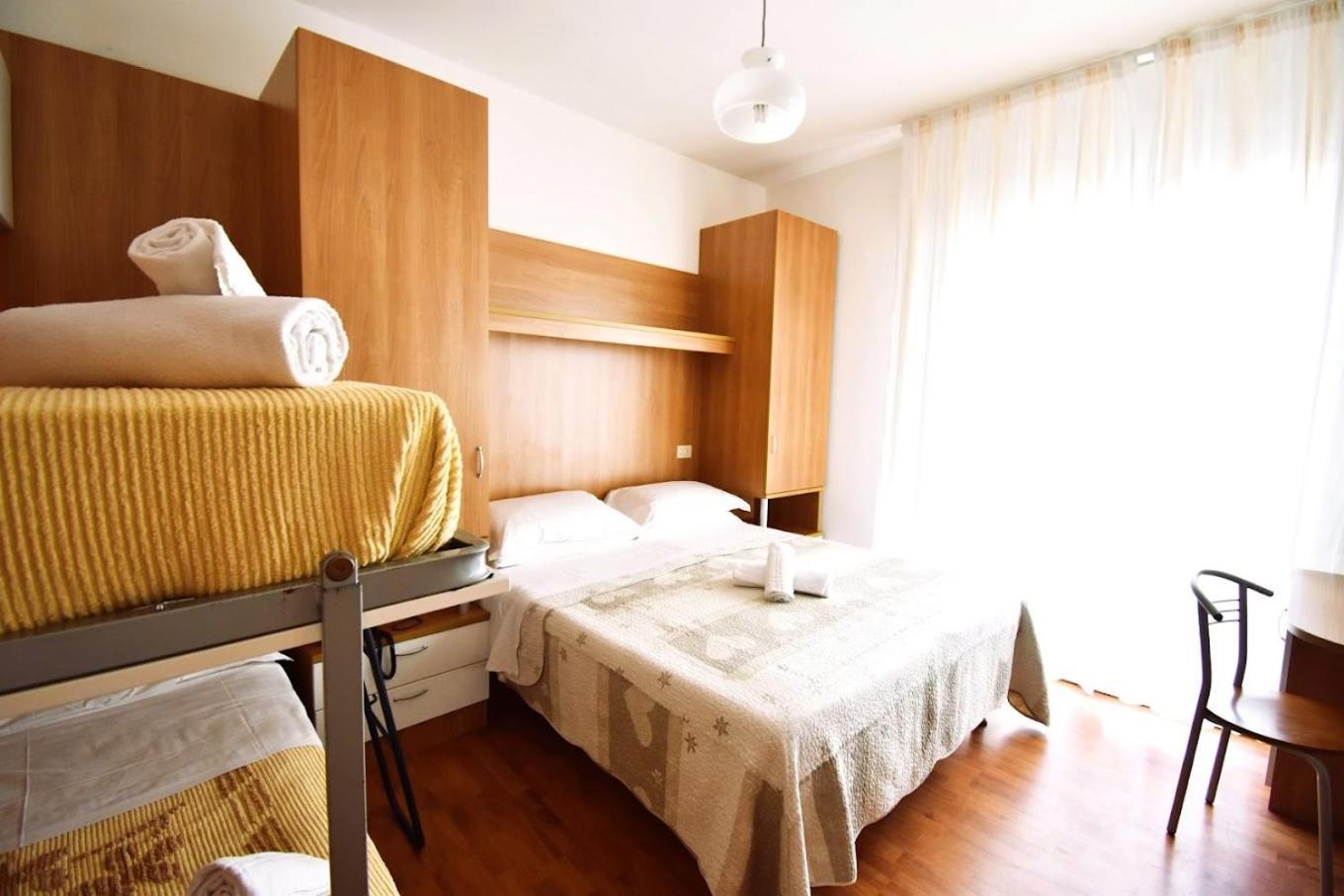 Hotel Galles جيسولو المظهر الخارجي الصورة